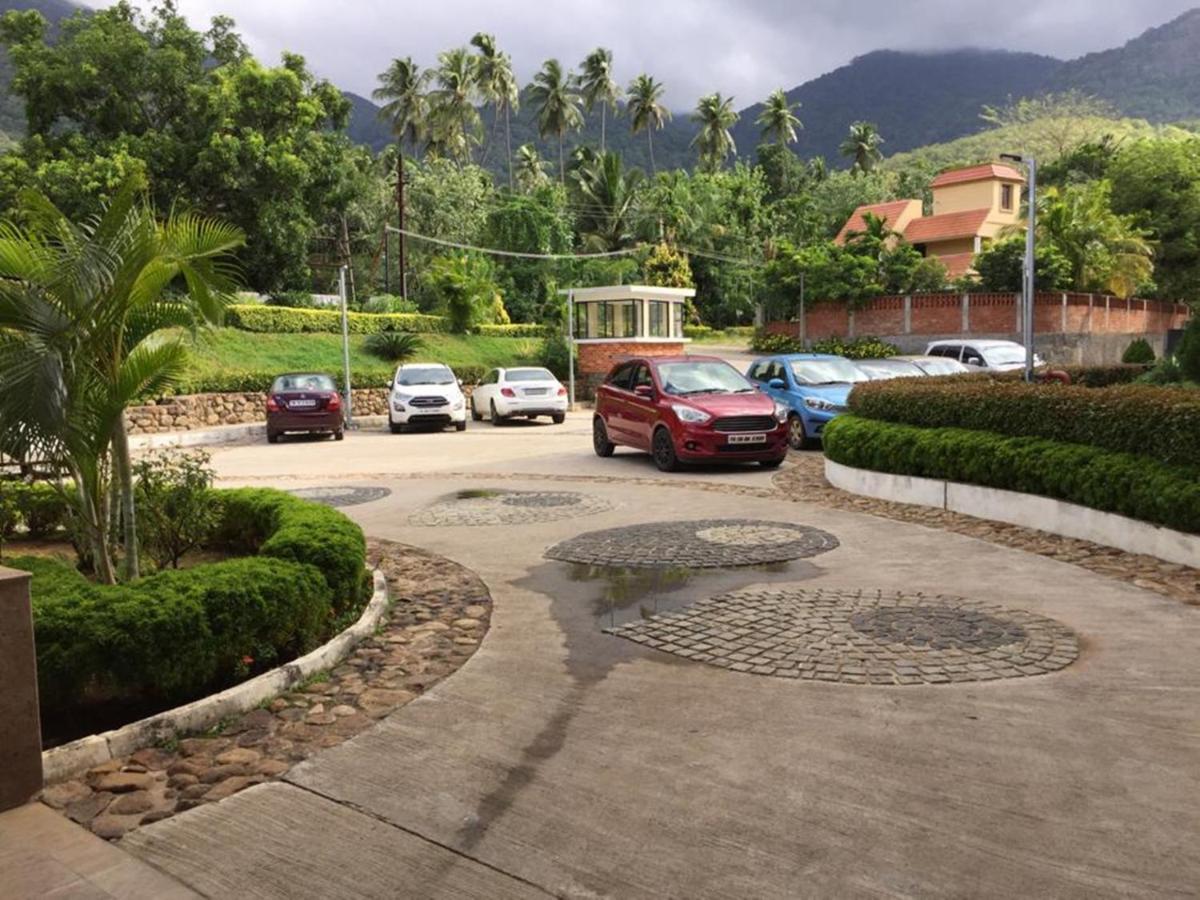 Five Falls Resort กุตตาลัม ภายนอก รูปภาพ